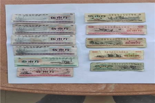 一位来自内蒙古赤峰市的潘老师，有一些藏品和很好的老物件，急需找到爱好的收藏家，有意者请联系我。目前藏友老师比较着急，只要您是真心诚意想要收藏，一切好商量。