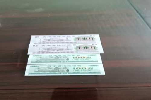 一位来自福建夏门思明区的孙老师，有一些藏品和很好的老物件，急需找到爱好的收藏家，有意者请联系我。目前藏友老师比较着急，只要您是真心诚意想要收藏，一切好商量。