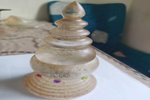 一位来自上海杨浦区四平路的林老师，有一些藏品和很好的老物件，急需找到爱好的收藏家，有意者请联系我。目前藏友老师比较着急，只要您是真心诚意想要收藏，一切好商量。
