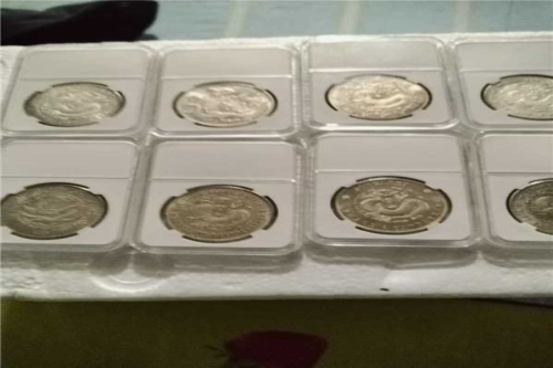 一位来自宁夏银川的石老师，有一些藏品和很好的老物件，急需找到爱好的收藏家，有意者请联系我。目前藏友老师比较着急，只要您是真心诚意想要收藏，一切好商量。